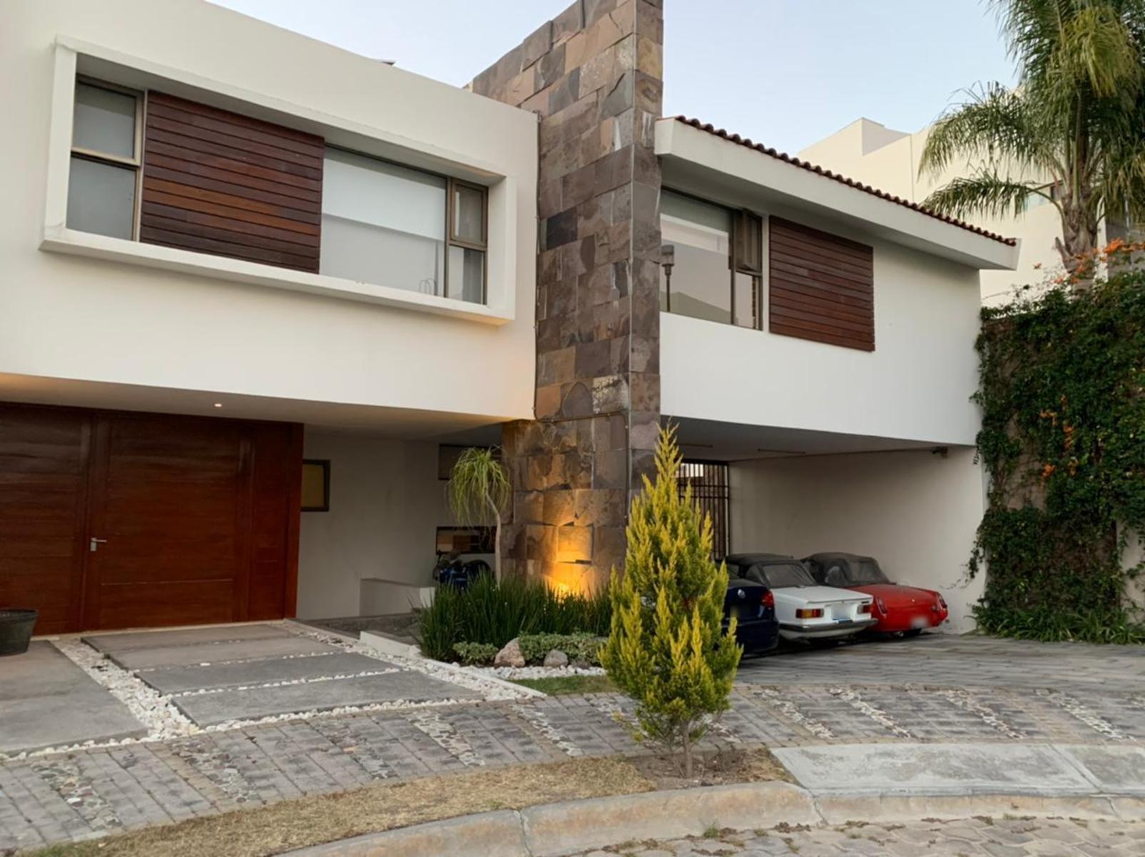 Venta casa 3 recamaras Parque Cairo Lomas de Angelopolis Puebla - 1