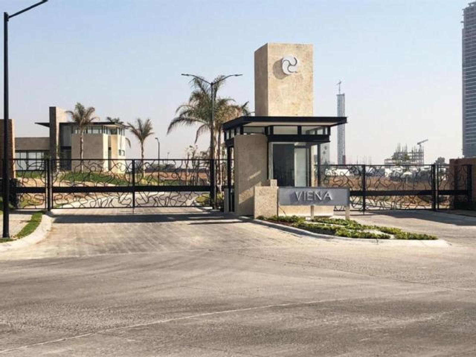 Venta lote residencial planp Parque Viena Lomas de Angelopolis - 1