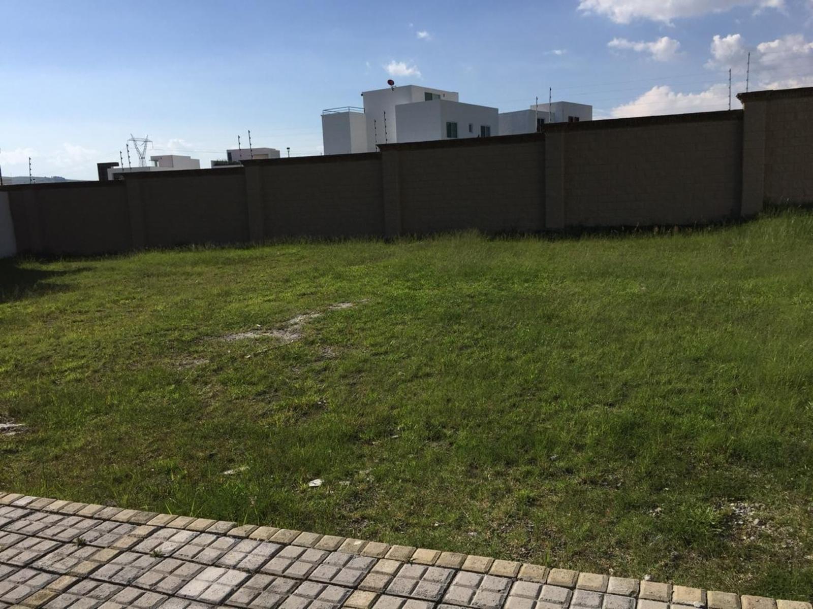 Venta de terreno plano Parque Veracruz Lomas de Angelopolis Puebla - 3