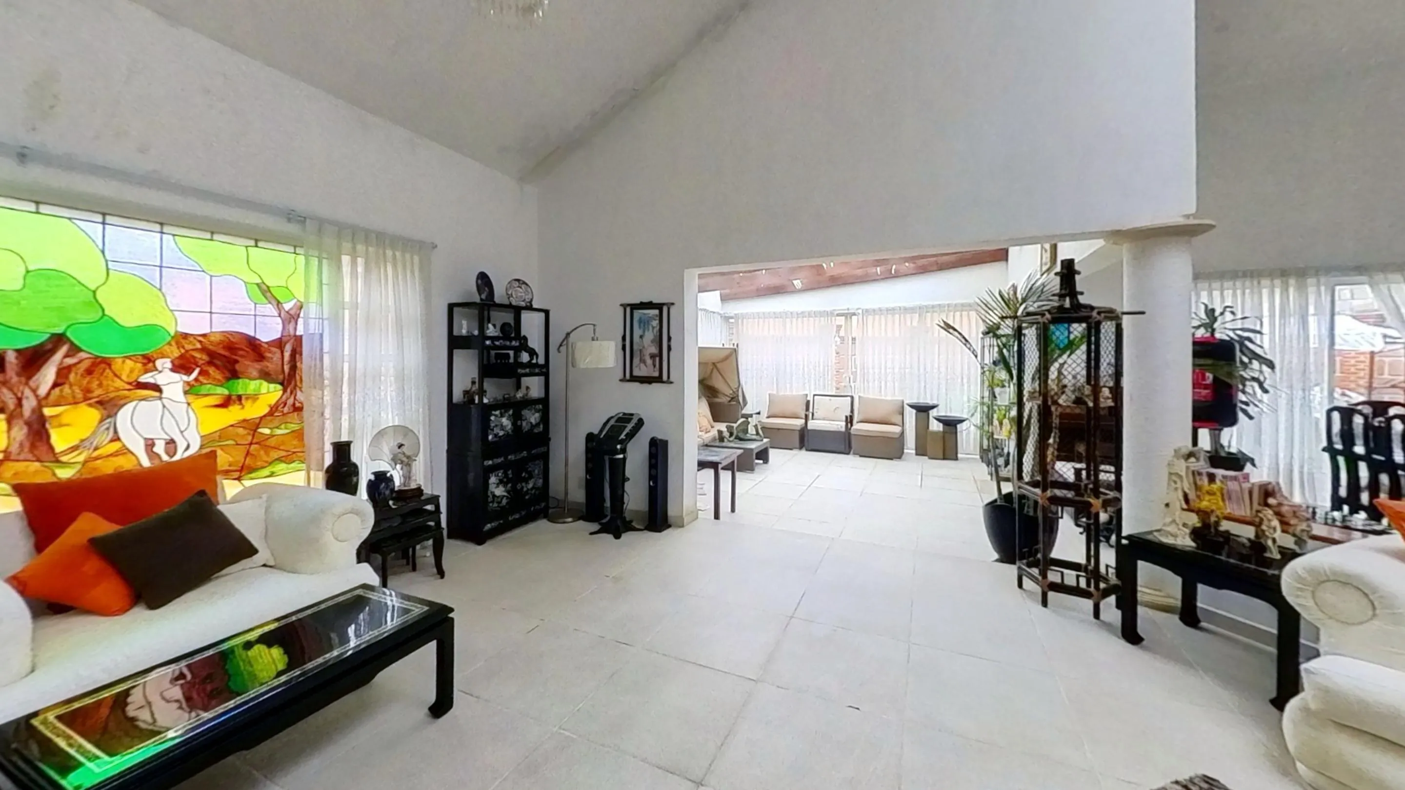Hermosa y amplia residencia con bellos espacios verdes - 6