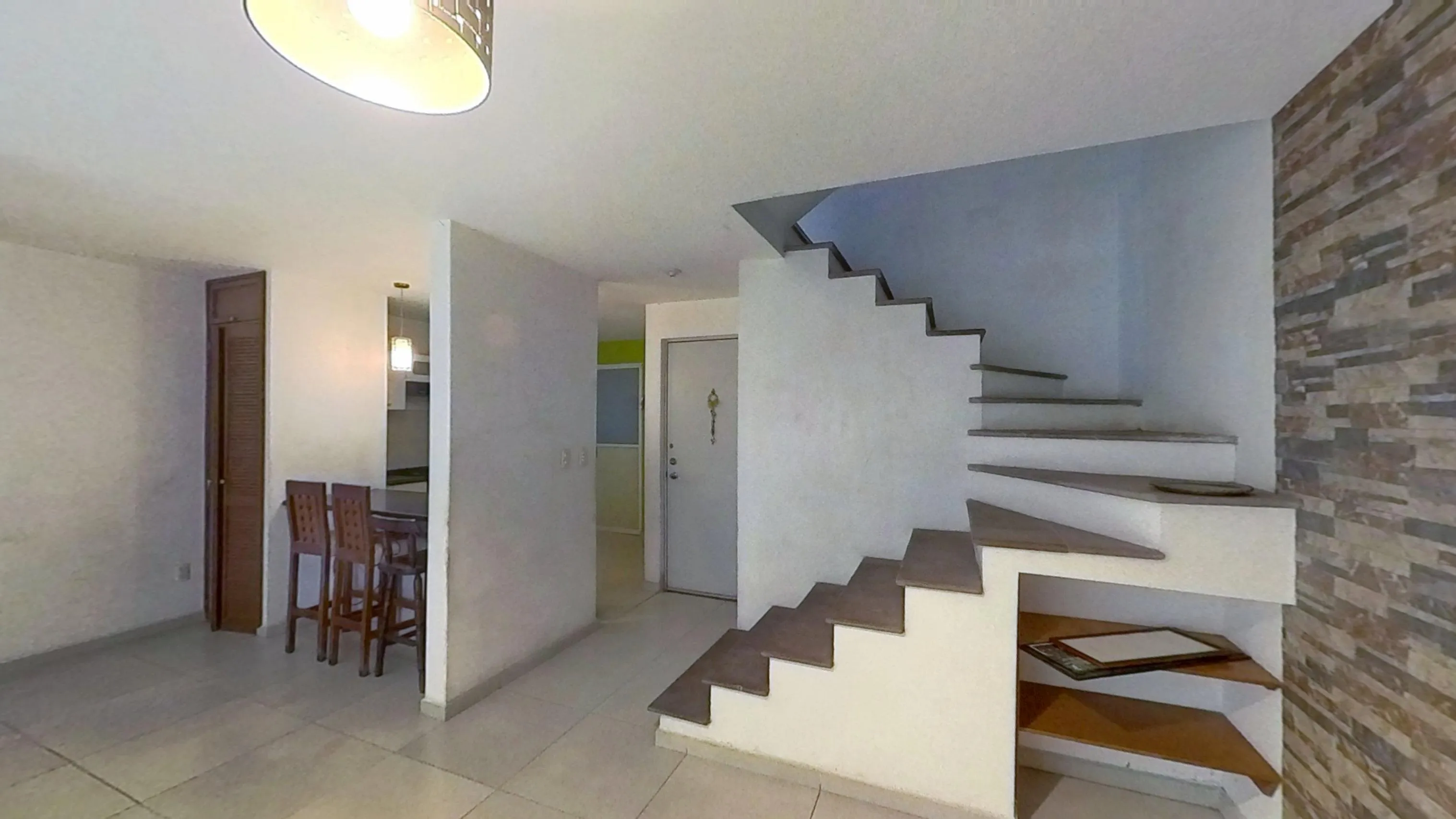 Hermosa casa en conjunto habitacional privado - 2