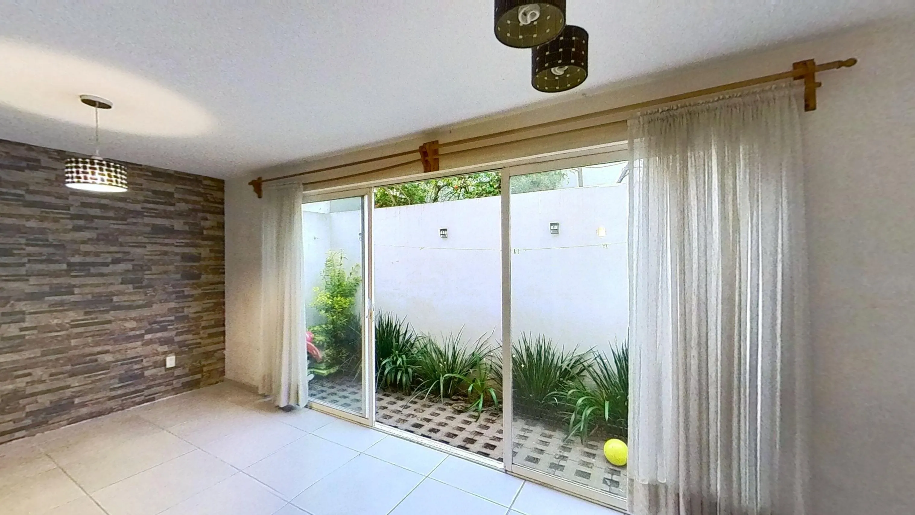 Hermosa casa en conjunto habitacional privado - 3