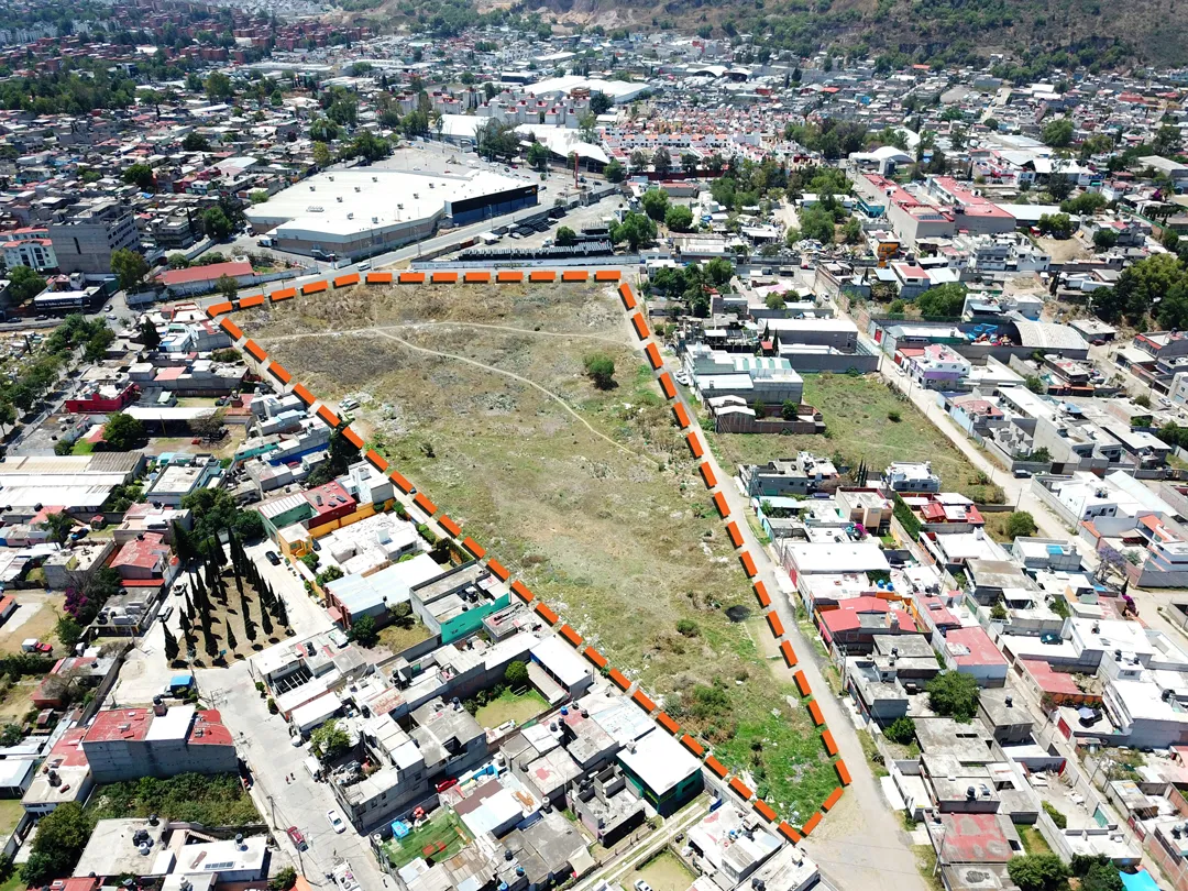 Gran inversión, extensión de terreno de uso comercial - 1