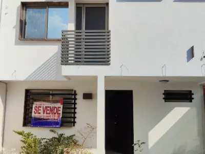 Casa venta en Portón Cañada, León