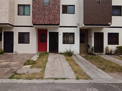 Descubre esta propiedad de 2 niveles en el Fracc. Real del Sol, Tlajomulco de Zúñiga.