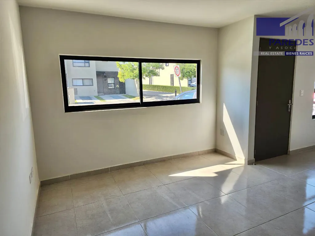 QC102 Casa en venta 4 recámaras Fraccionamiento Zakia El Marques Queretaro — foto 2