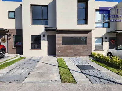 QC102 Casa en venta 4 recámaras Fraccionamiento Zakia El Marques Queretaro