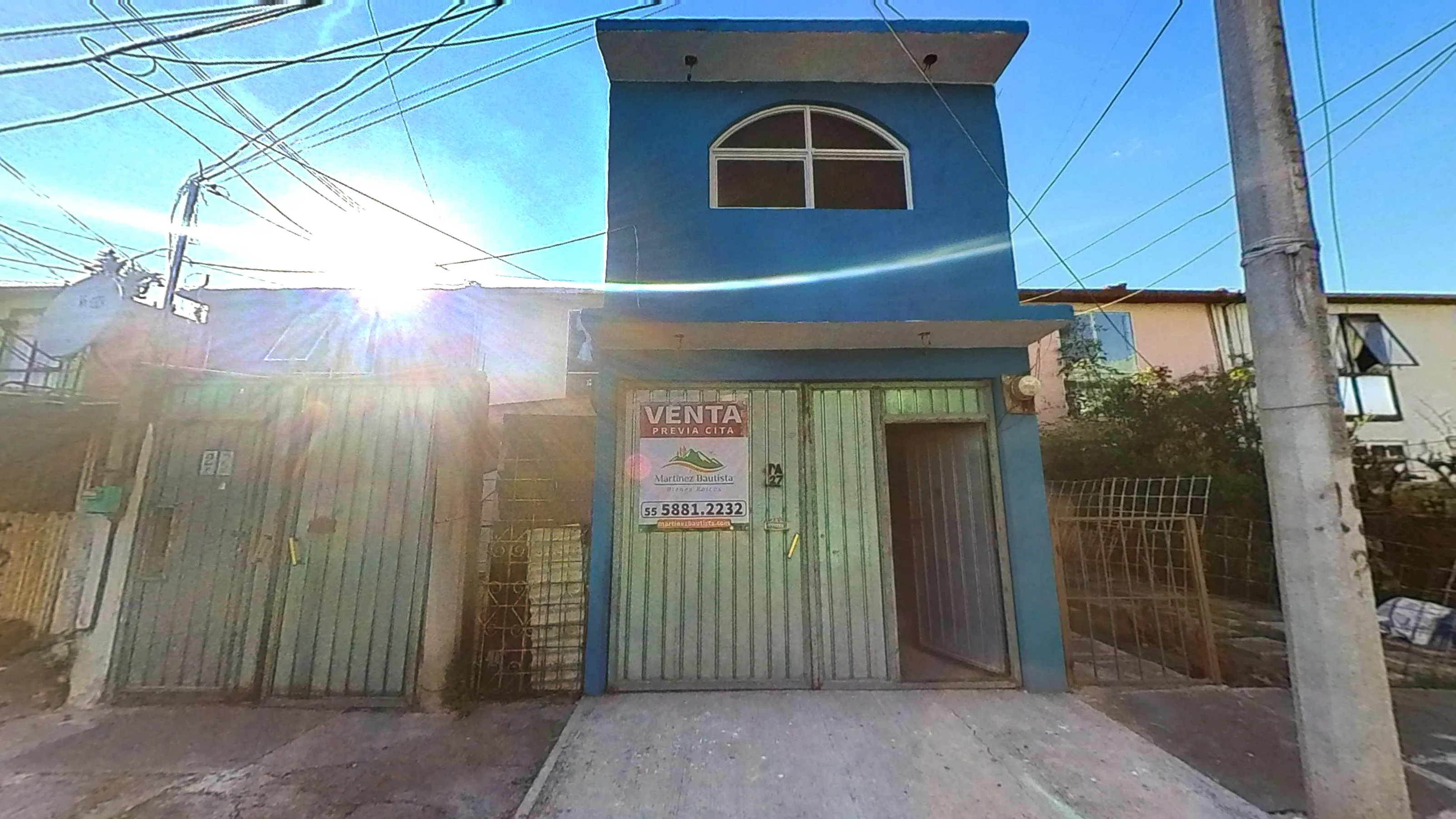 Casa amplia y bién iluminada con cochera - 1