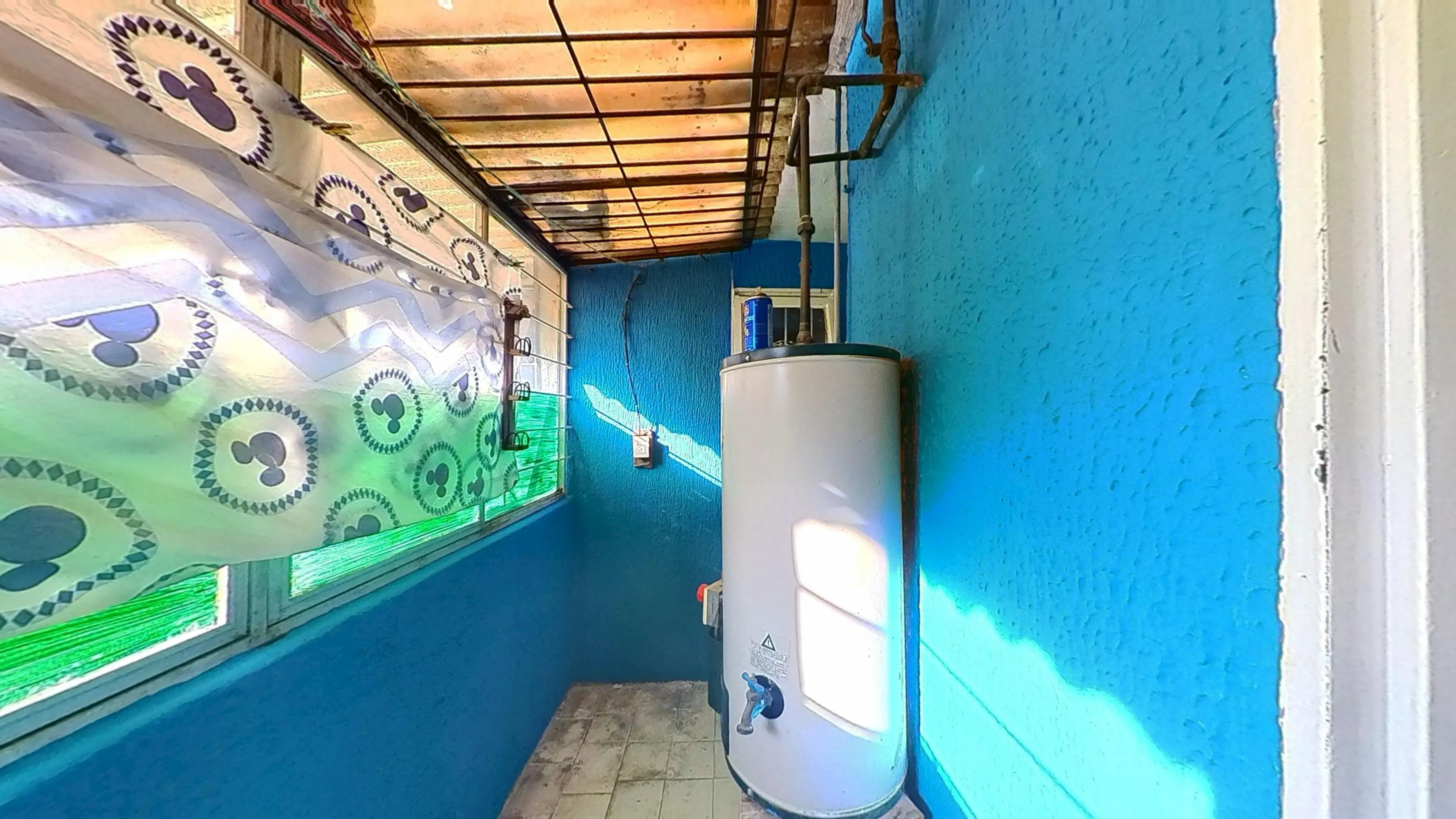 Casa amplia y bién iluminada con cochera - 10