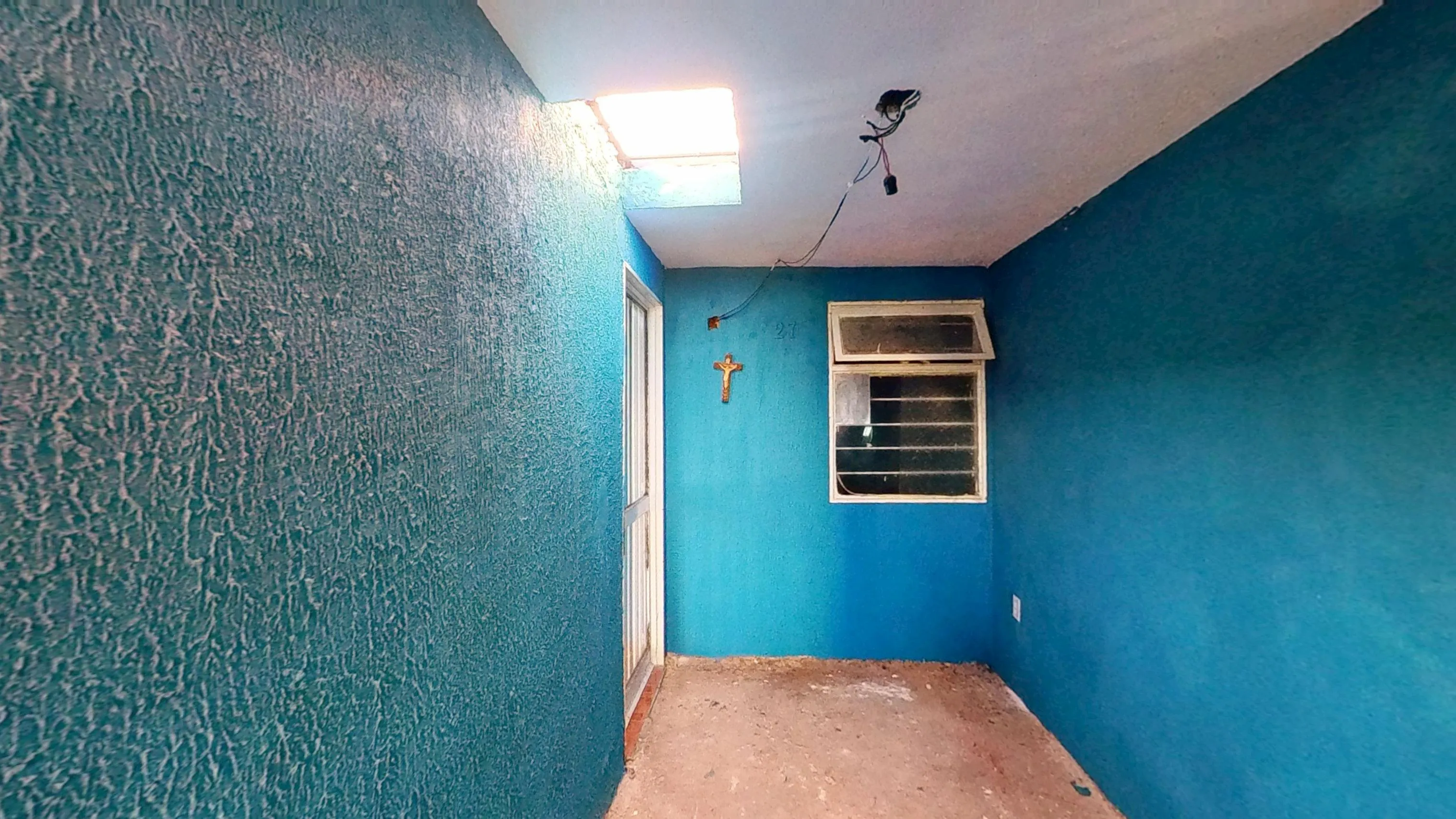 Casa amplia y bién iluminada con cochera - 6