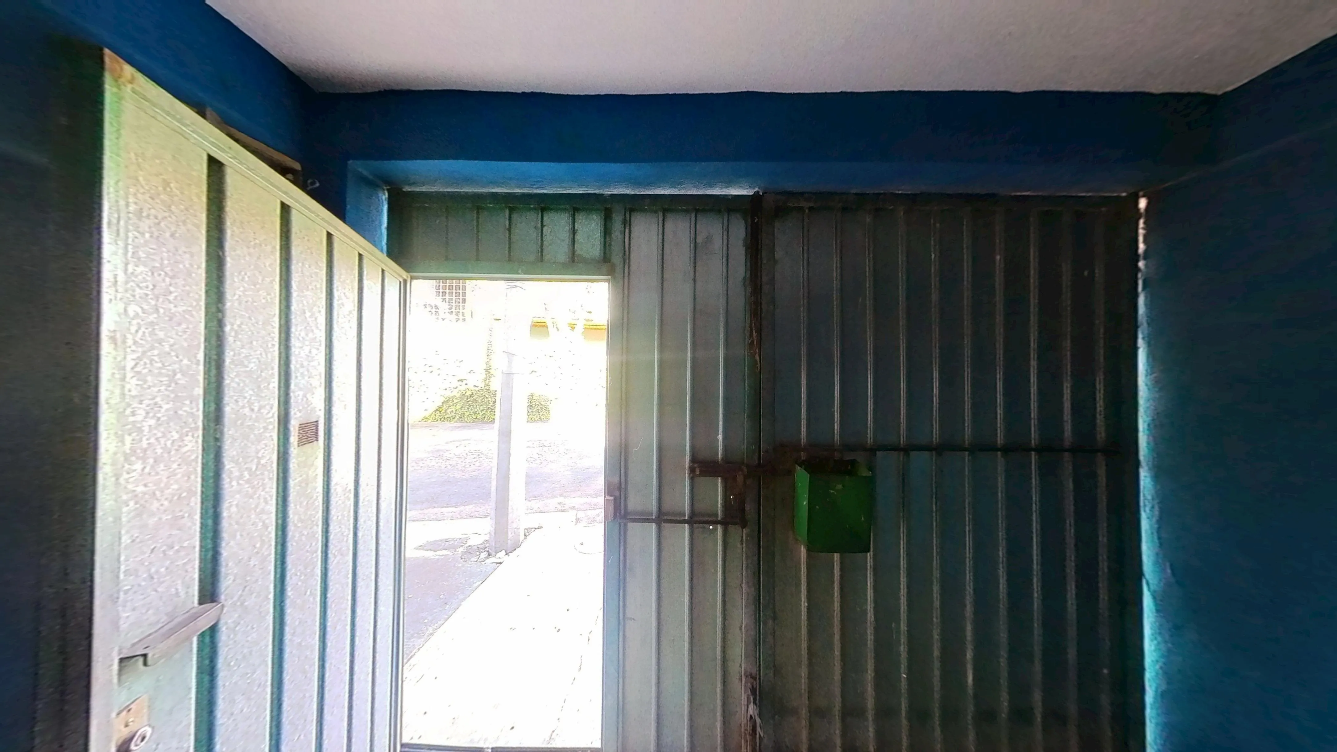 Casa amplia y bién iluminada con cochera - 2