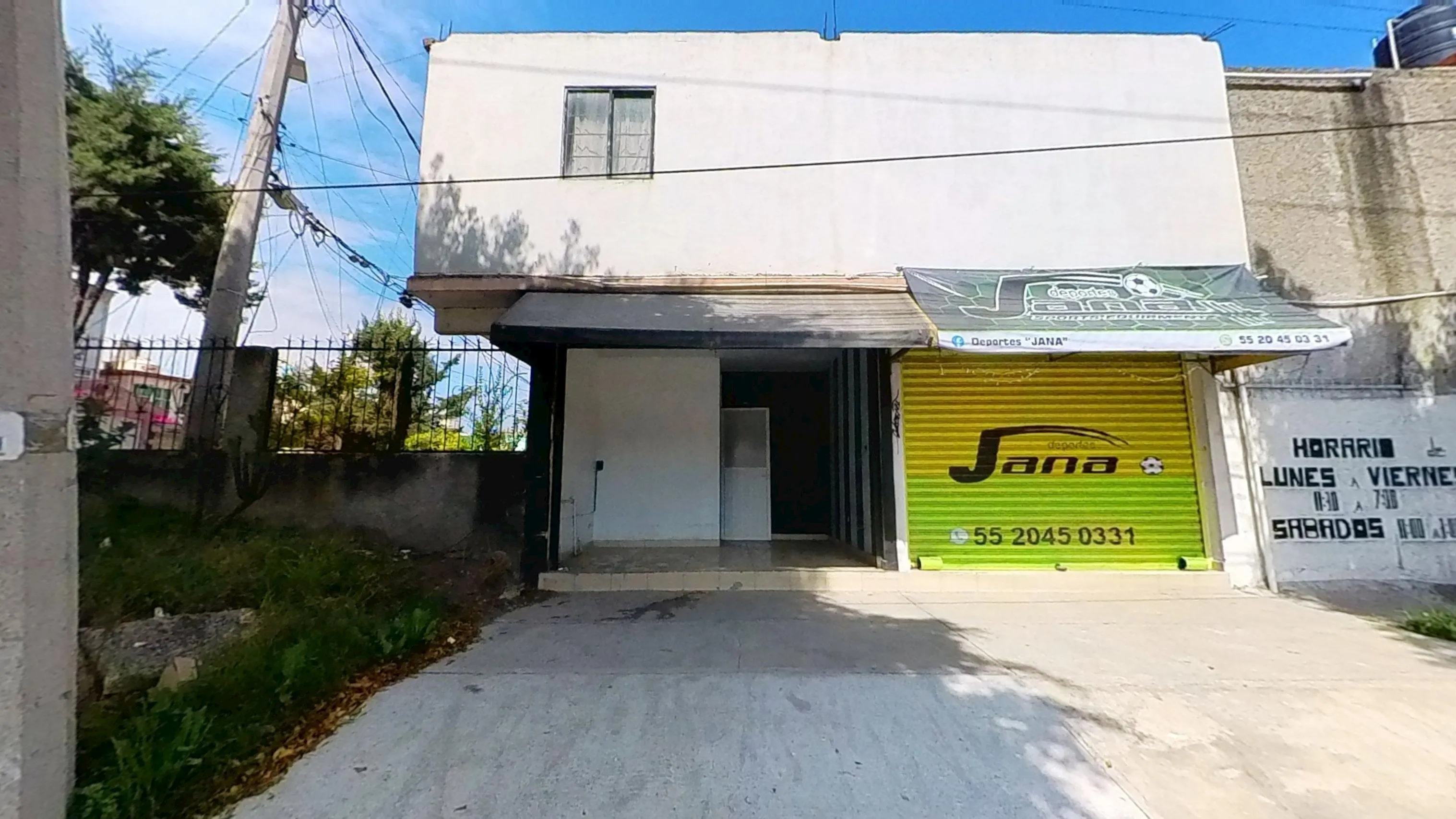 Local sobre avenida en zona comercial - 1