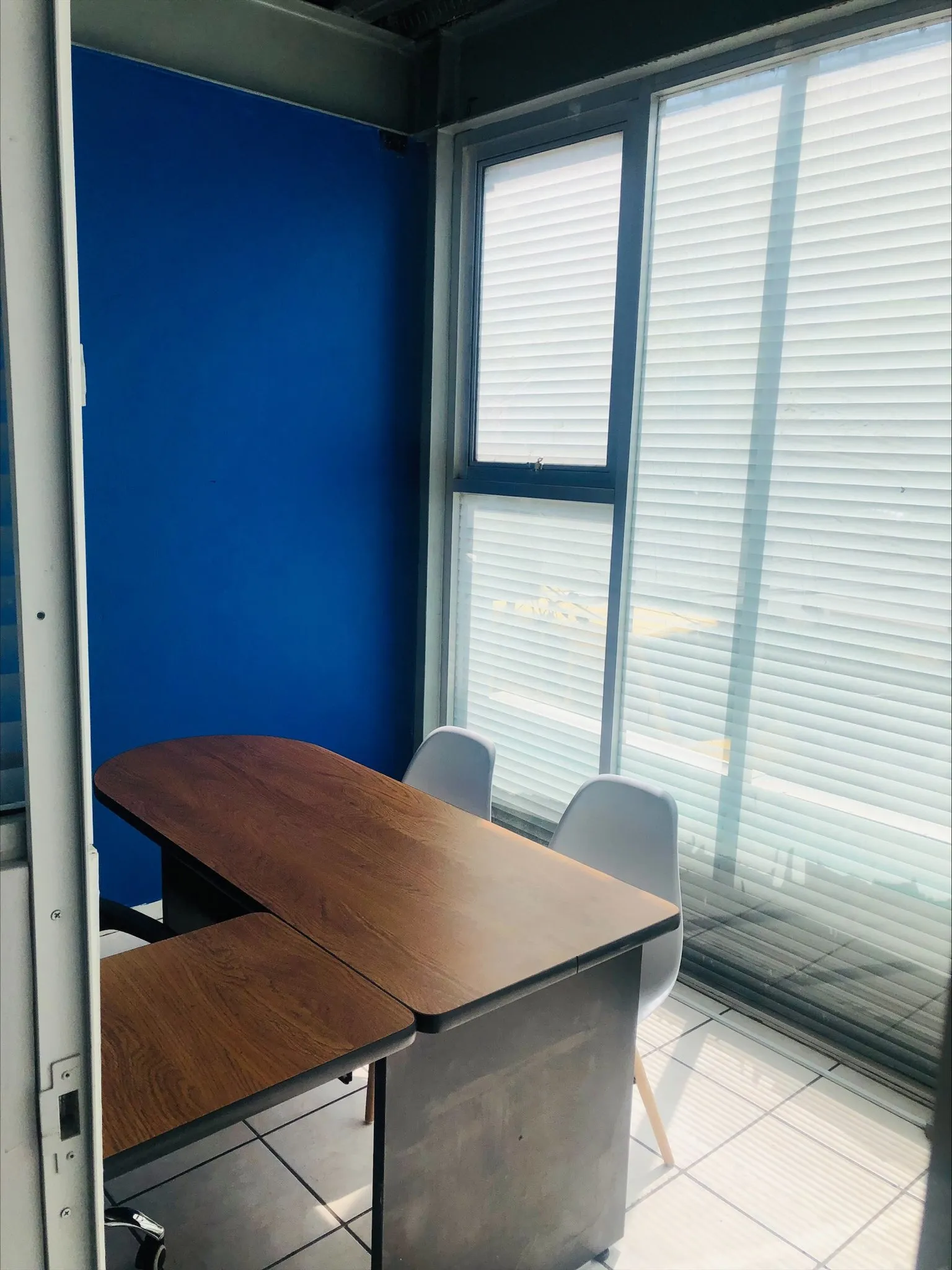 UN LUGAR SEGURO TE ESPERA PARA TU OFICINA EN MUNDO E - 5
