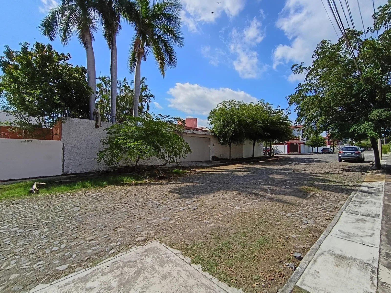 Casa en Esquina de Una Planta con 632 m² de Terreno | Jardines Vista Hermosa, Colima - 1