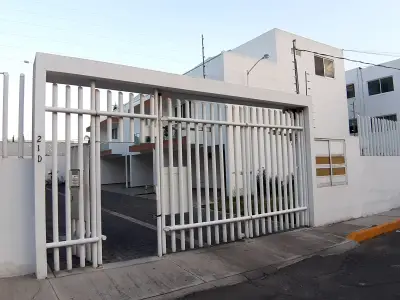 Casa 4 habitaciones cerca de Udlap Camino Real