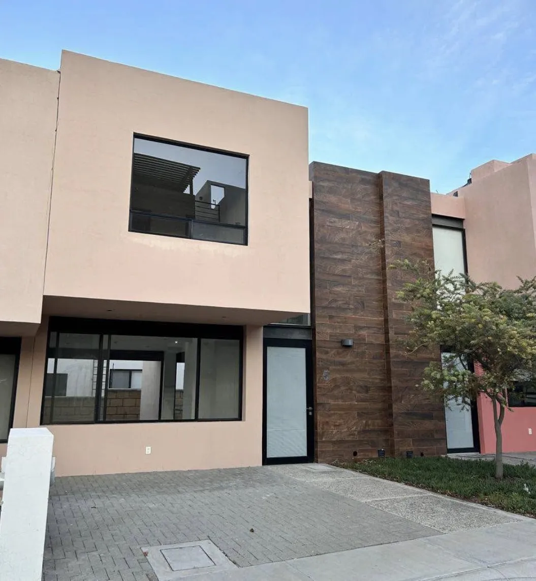 CASA  EN VENTA 3 recámaras, 3 baños - 1