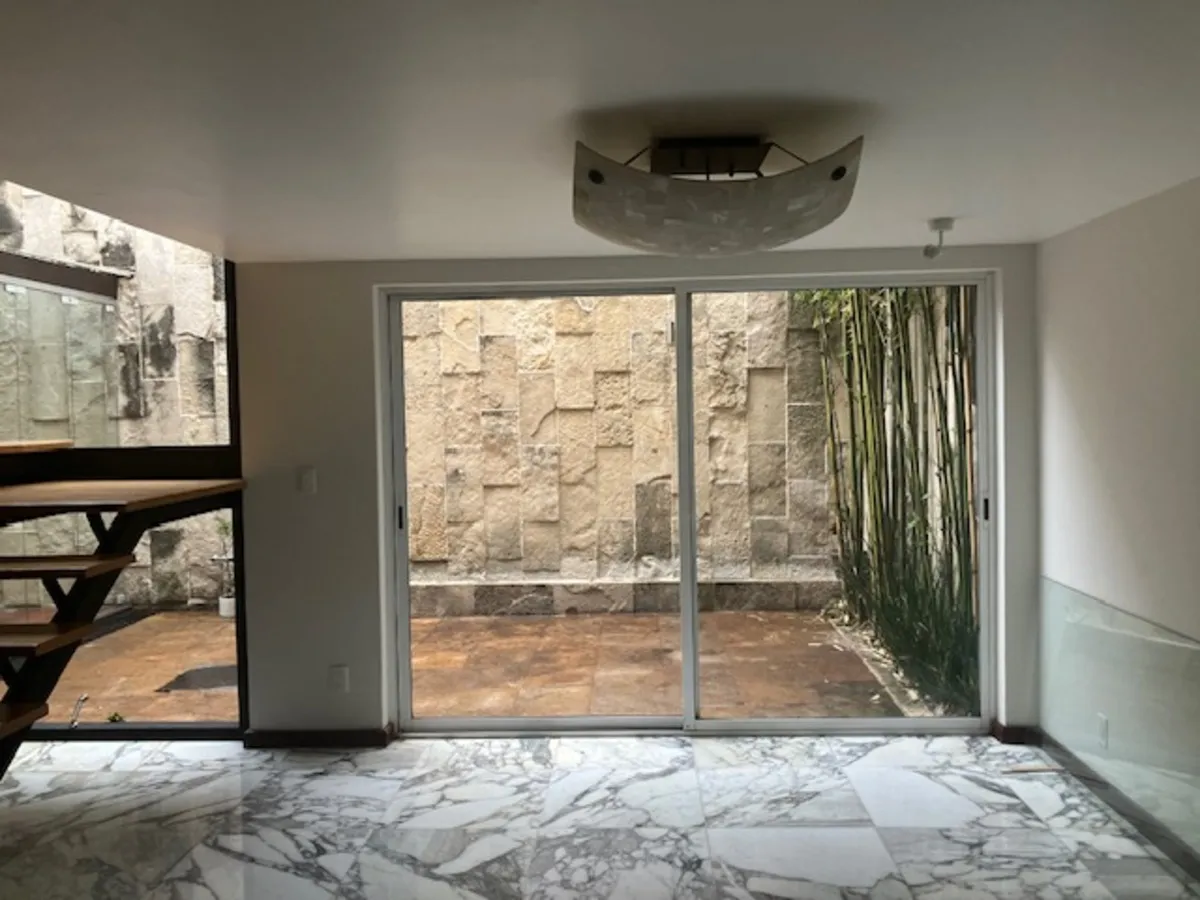 PRECIOSA CASA EN CONDOMINIO CON ACABADOS DE LUJO - 1