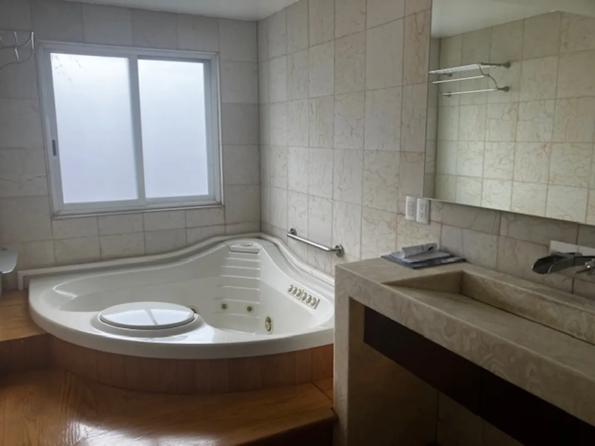 PRECIOSA CASA EN CONDOMINIO CON ACABADOS DE LUJO - 17