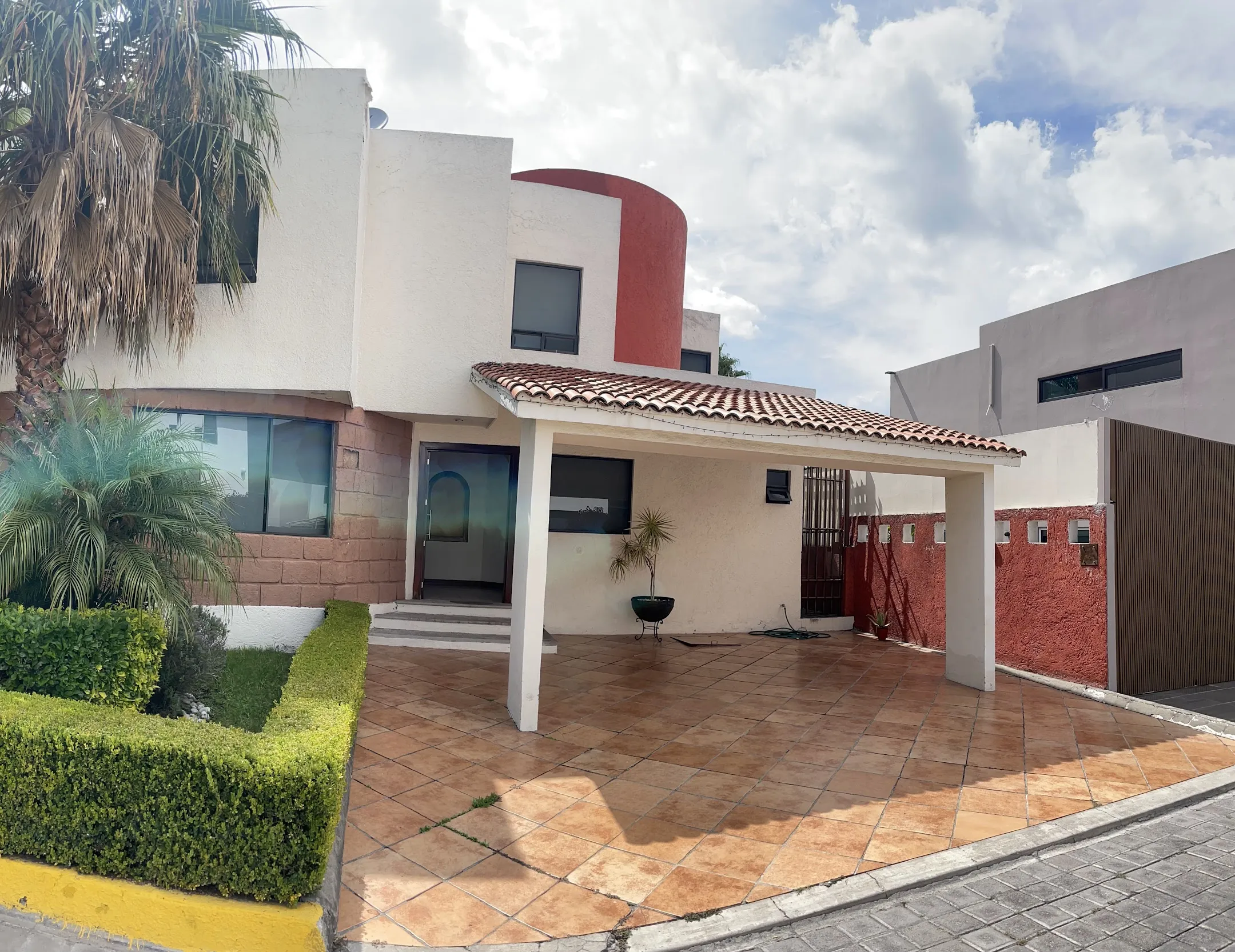 Residencia en Venta, Bosques de Morillotla. 3 Recámaras + Suite de Servicio - 1