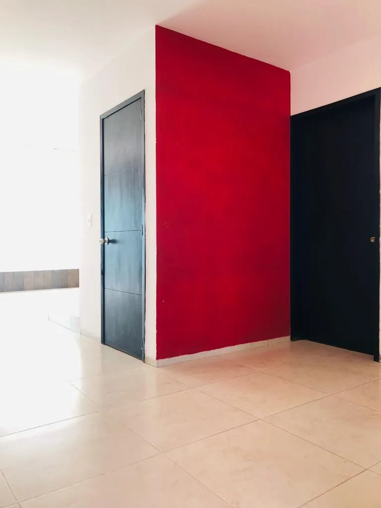 CASA AMPLIA ACABADOS MODERNOS CON GRAN LUZ NATURAL — foto 7