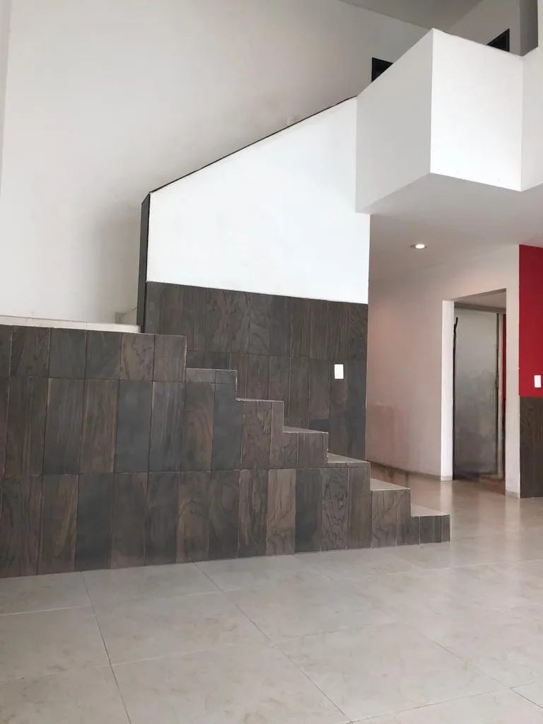CASA AMPLIA ACABADOS MODERNOS CON GRAN LUZ NATURAL — foto 11