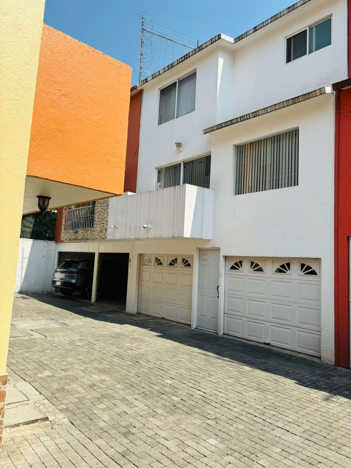 Hermosa casa en condominio en col. Del Valle Norte - 1