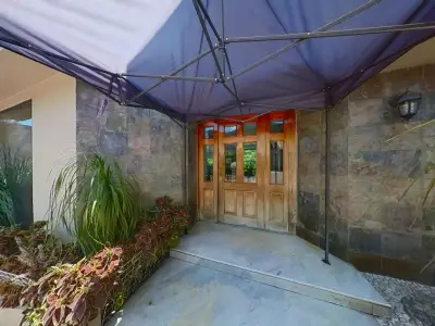 Hermosa residencia en calle cerrada en fraccionamiento