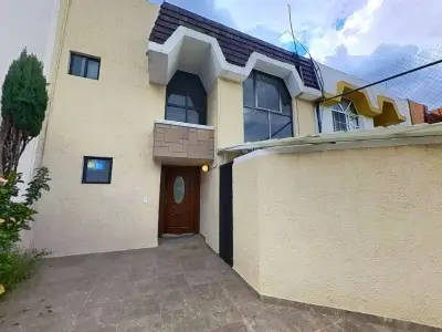 Hermosa residencia en zona exclusiva en Izcalli