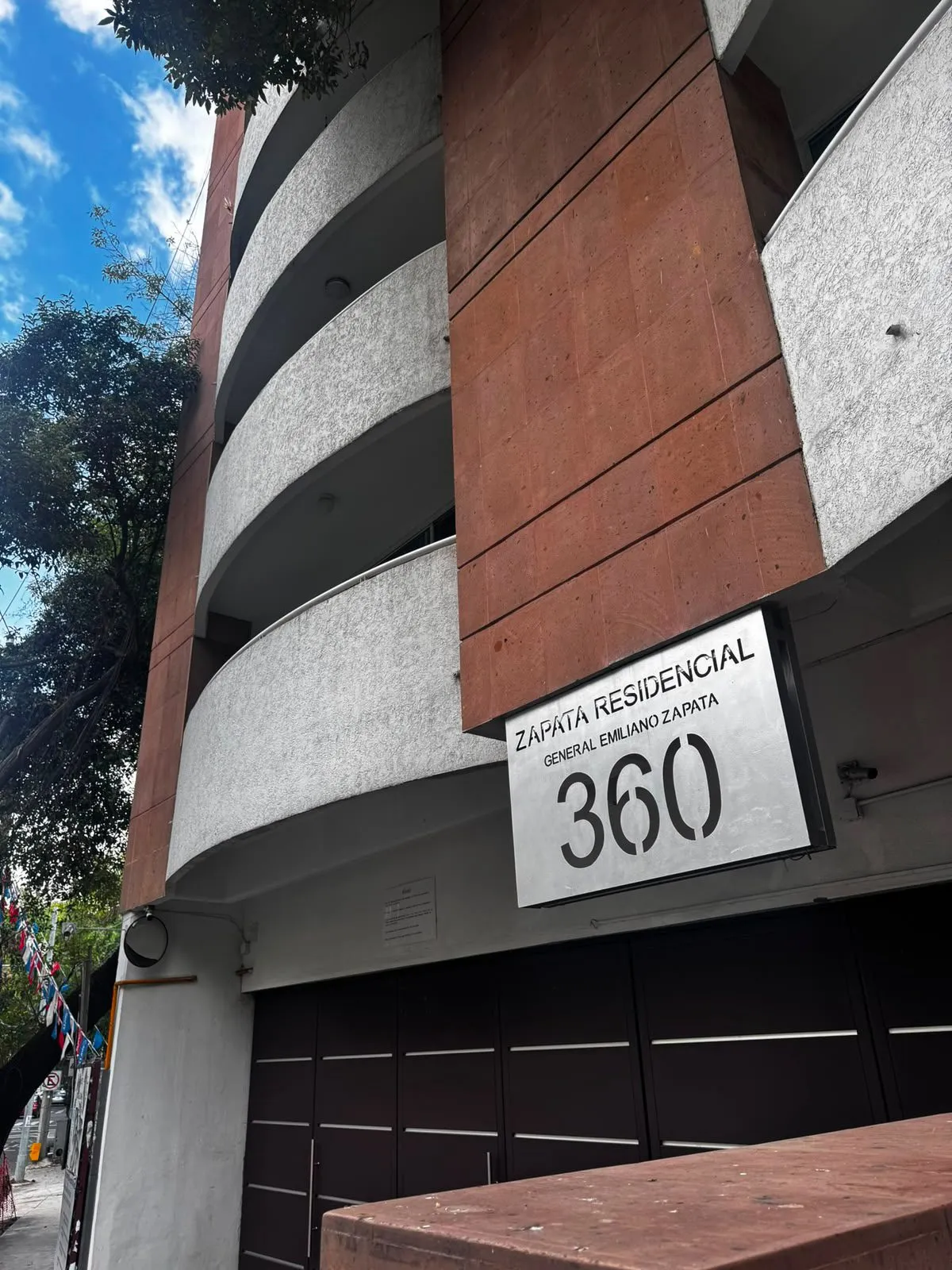 Hermoso y moderno departamento en segundo piso - 1