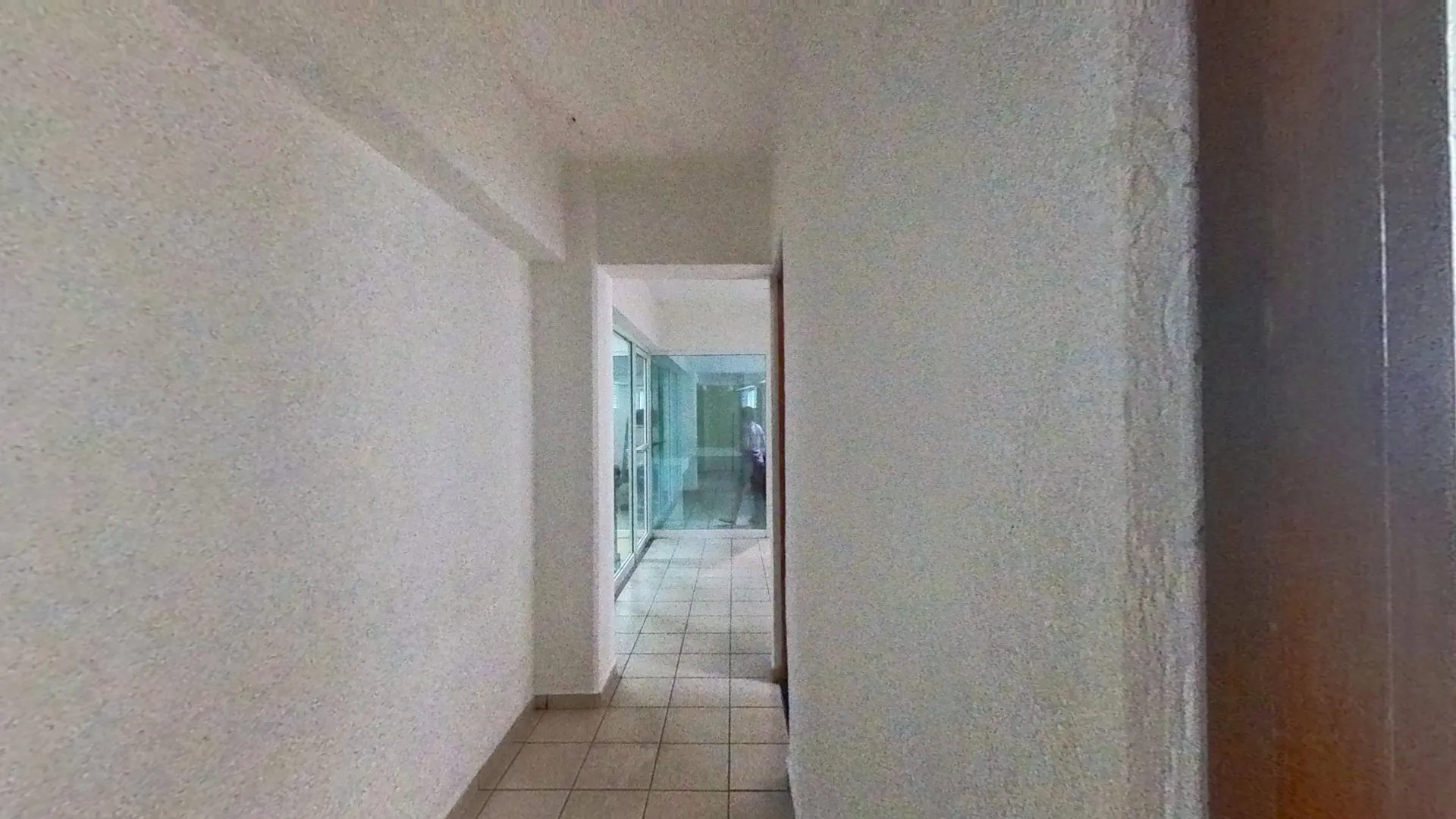Hermoso y moderno departamento en segundo piso - 13