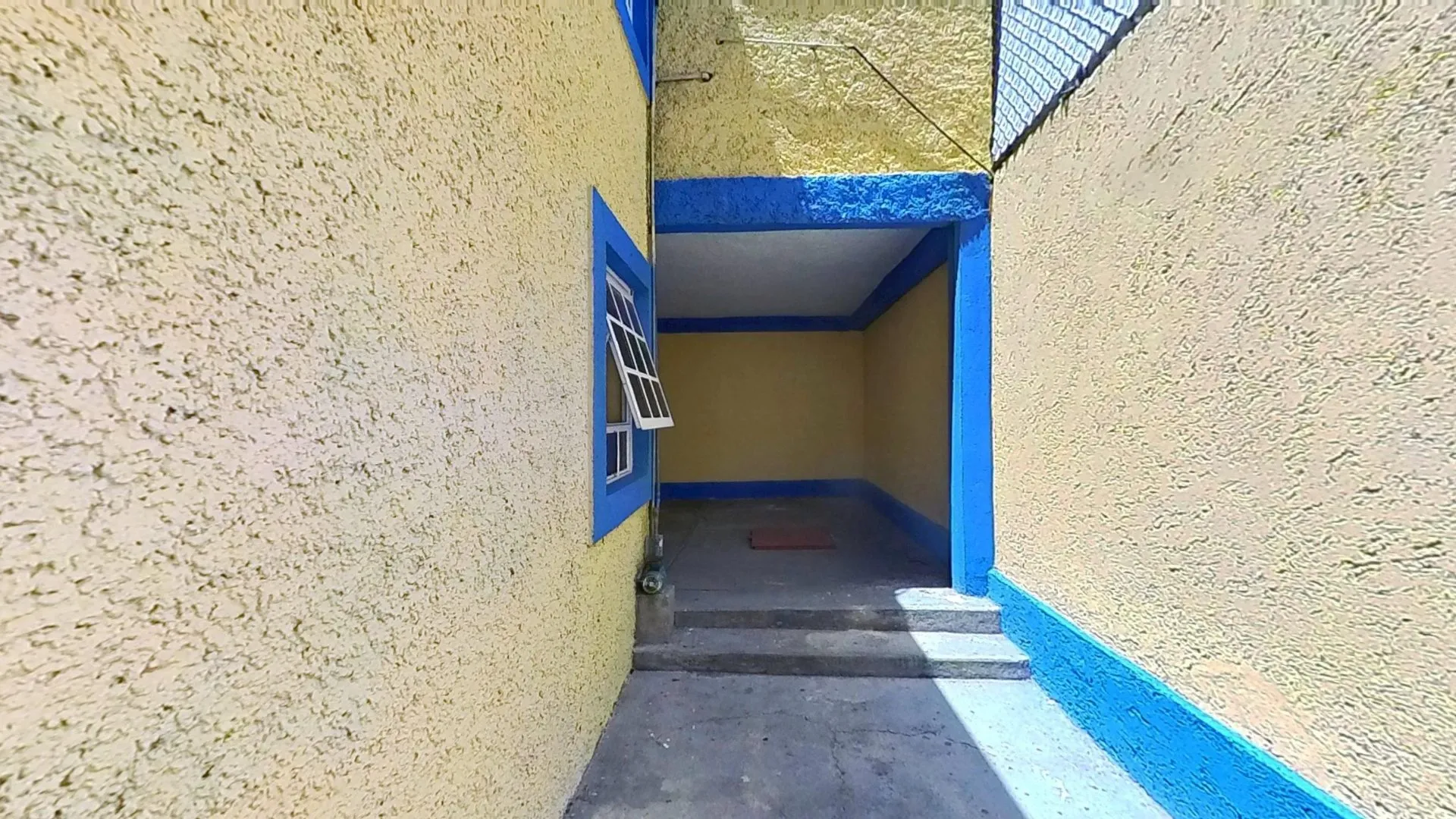 Amplísima casa en esquina en fraccionamiento seguro - 4