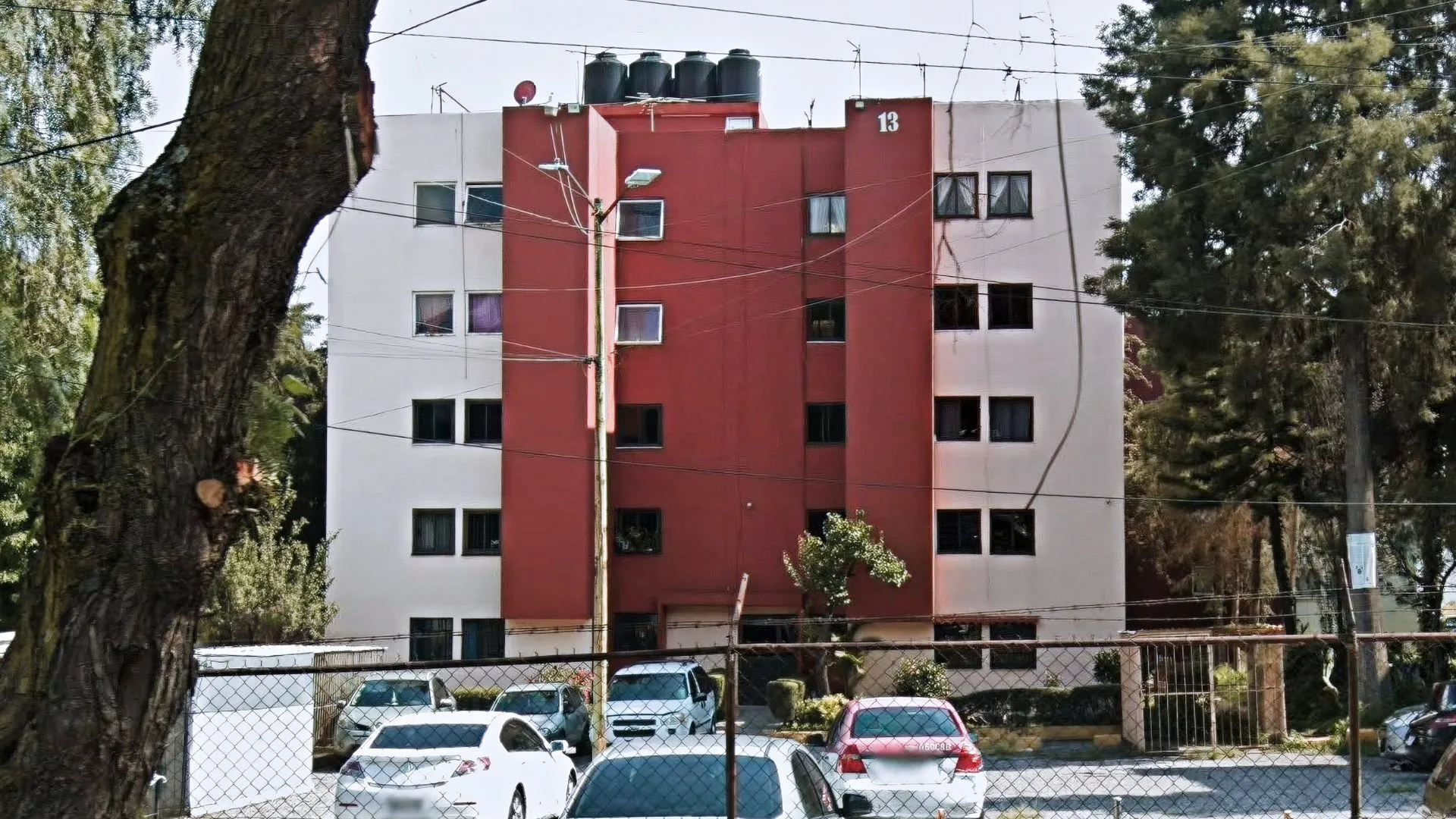 Departamento en 3er. piso centro urbano - 1