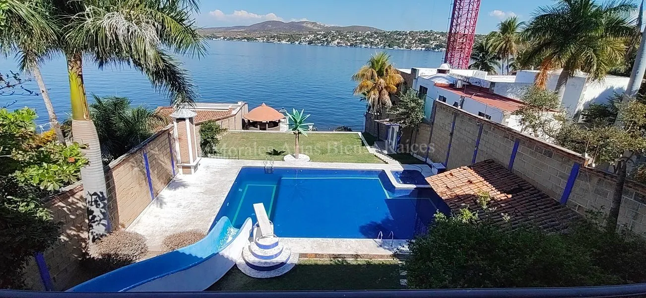 Casa a orilla del lago de Tequesquitengo - 1
