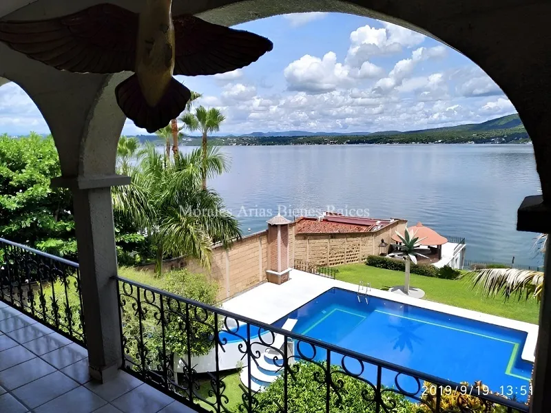Casa a orilla del lago de Tequesquitengo - 12