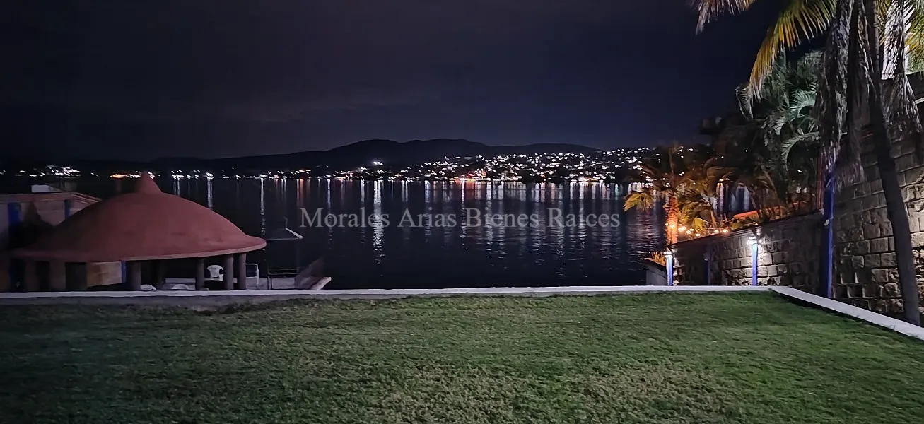 Casa a orilla del lago de Tequesquitengo - 19