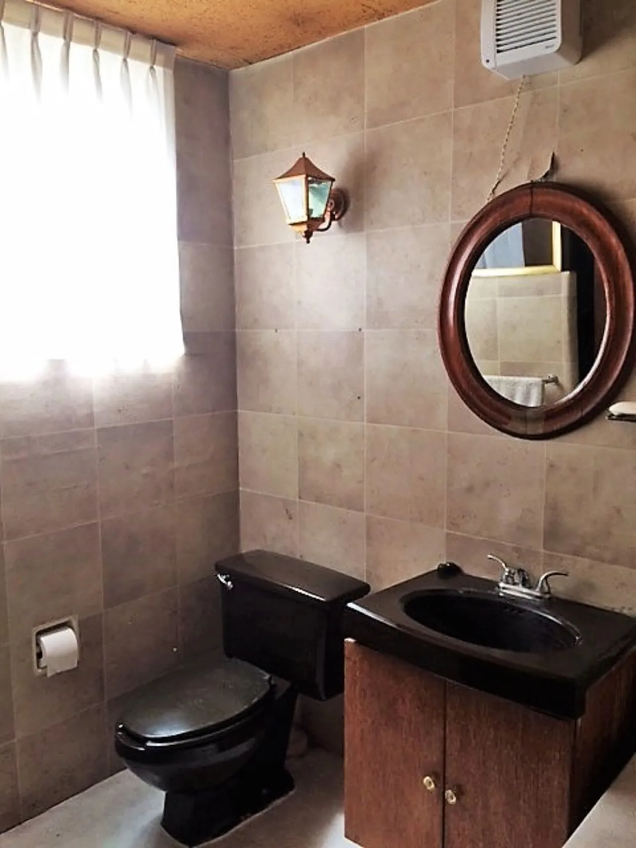 DEPARTAMENTO CON USO DE SUELO, ADAPTADO PARA OFICINAS, DE CINCO CUBÍCULOS + CUARTO DE ARCHIVO - 18