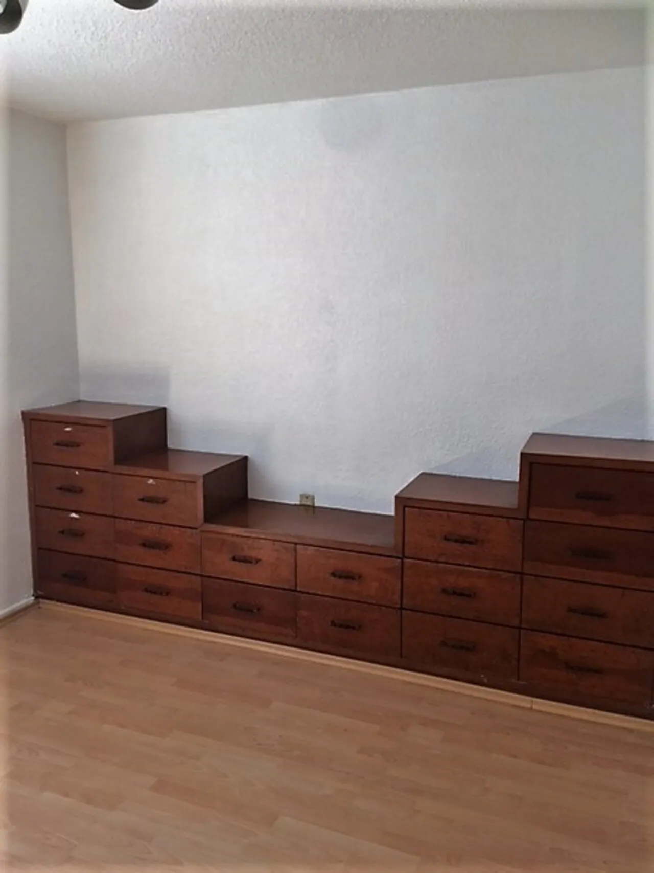 DEPARTAMENTO CON USO DE SUELO, ADAPTADO PARA OFICINAS, DE CINCO CUBÍCULOS + CUARTO DE ARCHIVO - 15