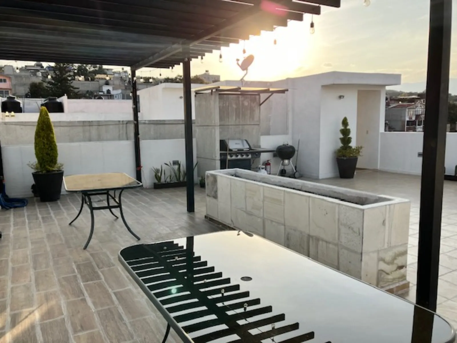 AMPLIO, ILUMINADO Y MODERNO DEPARTAMENTO CON PRECIOSAS VISTAS - 19