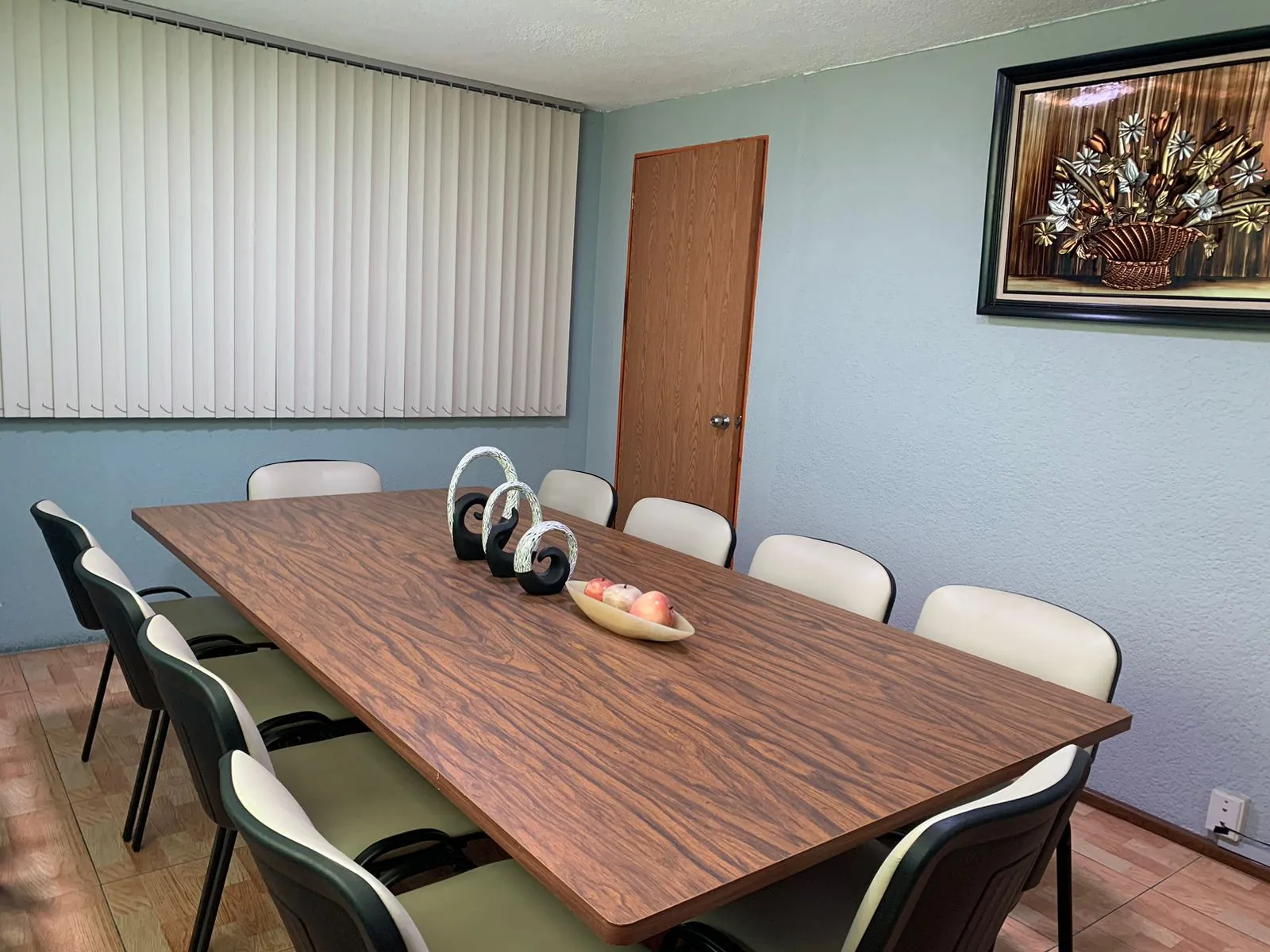 BUSCAS UN ESPACIO PARA TUS REUNIONES OFRECEMOS 8 SALA DE JUNTAS DIFERENTES - 3