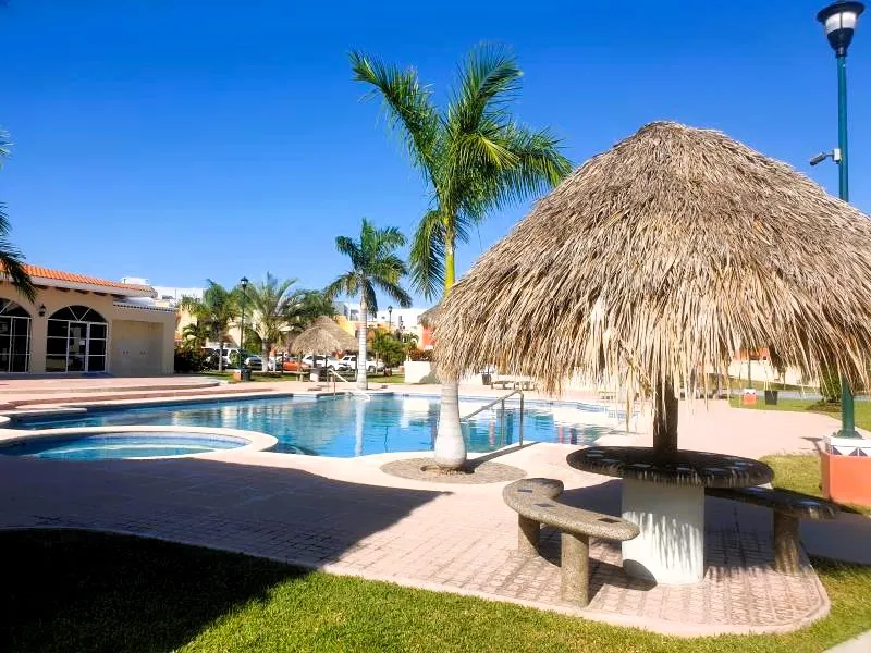 OPORTUNIDAD DE INVERSIÓN- Casa con una recamara en la planta baja y un amplio patio – Villa Marina - 20