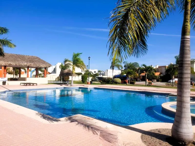 OPORTUNIDAD DE INVERSIÓN- Casa con una recamara en la planta baja y un amplio patio – Villa Marina - 18