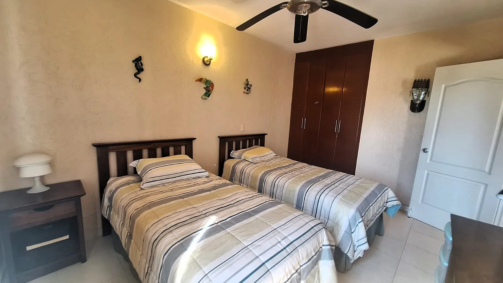 OPORTUNIDAD DE INVERSIÓN- Casa con una recamara en la planta baja y un amplio patio – Villa Marina - 12
